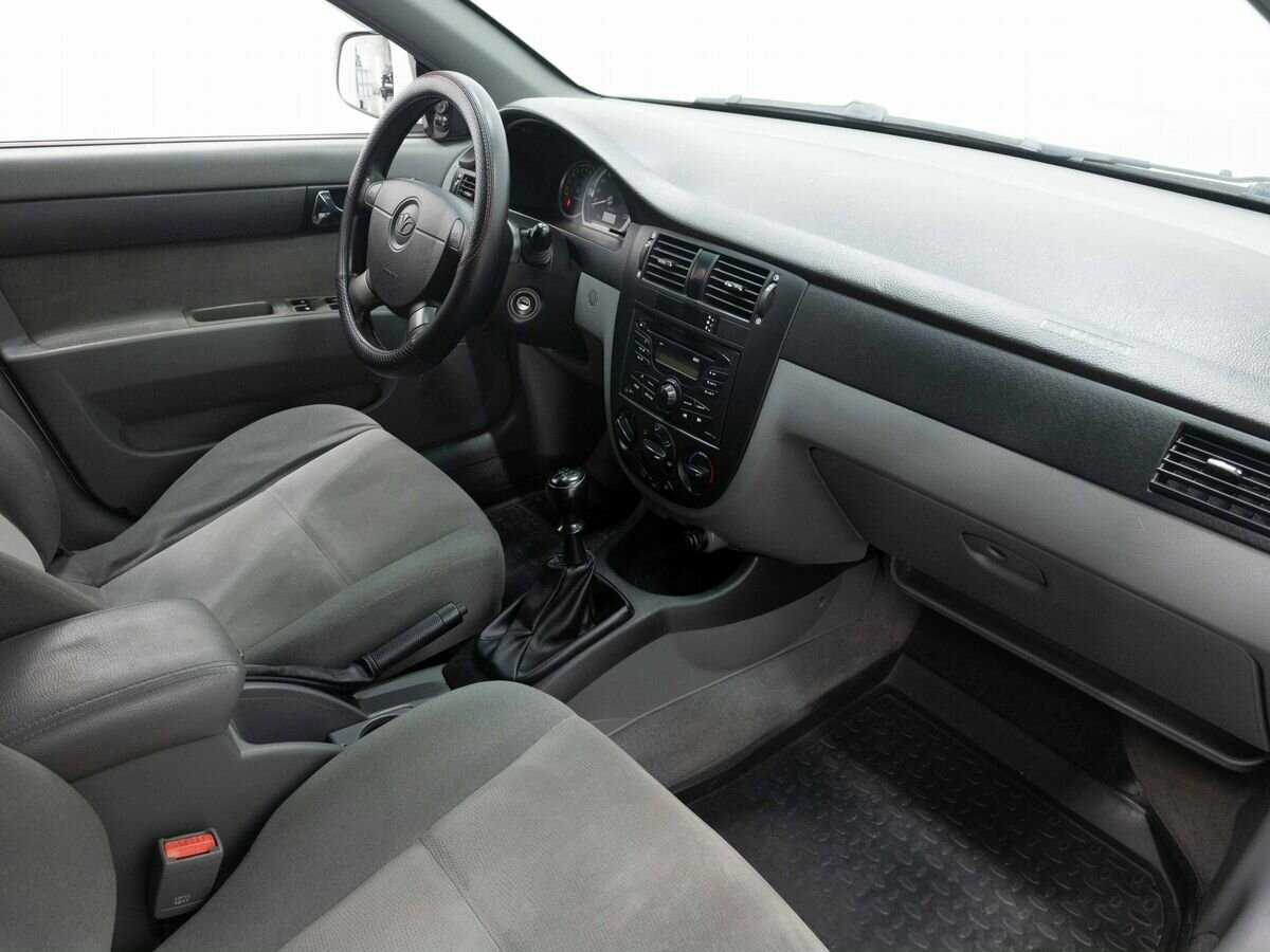 Daewoo Gentra с пробегом — 2013 год. Фото: #11