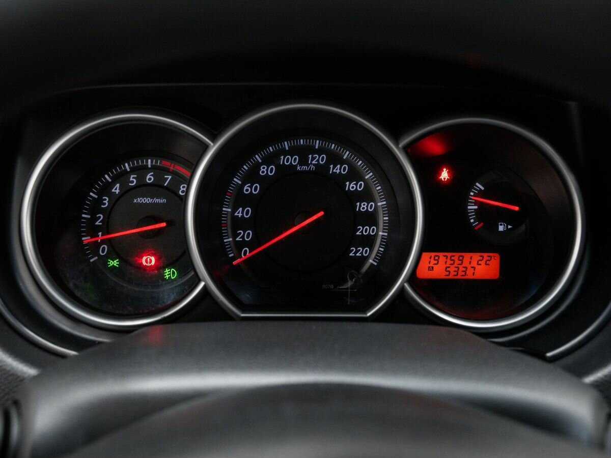 Nissan Tiida с пробегом — 2012 год. Фото: #19