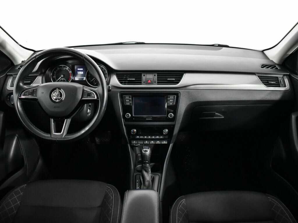 Skoda Rapid с пробегом — 2018 год. Фото: #11