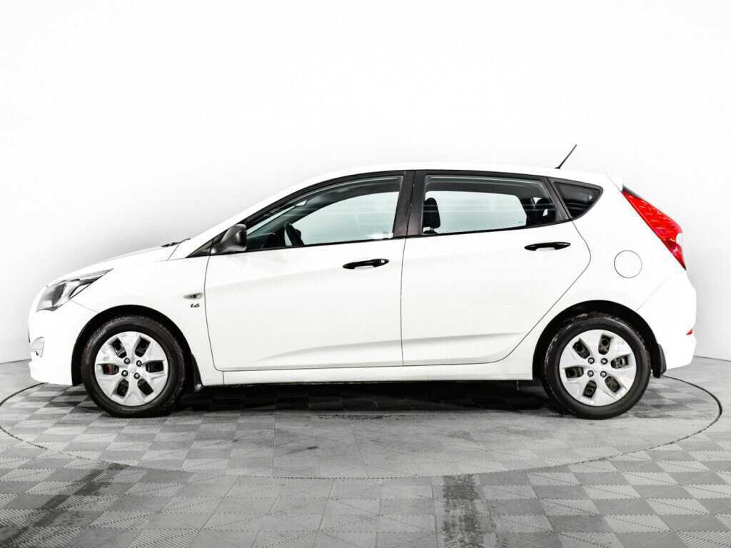 Hyundai Solaris с пробегом — 2015 год. Фото: #7