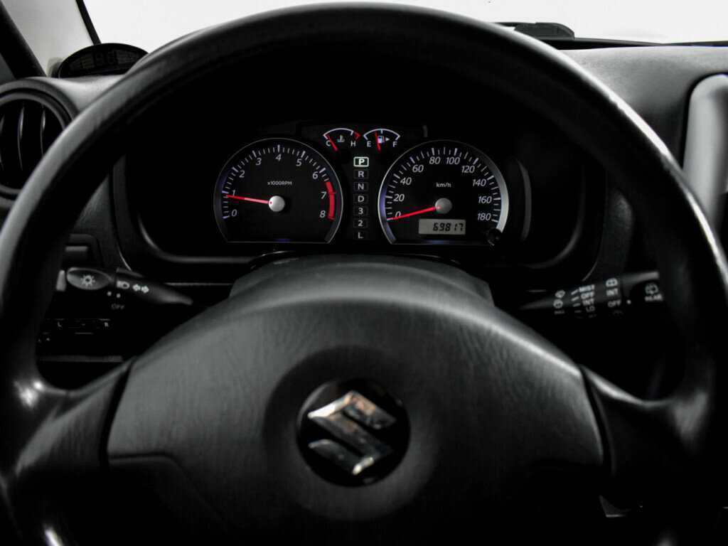 Suzuki Jimny с пробегом — 2014 год. Фото: #16