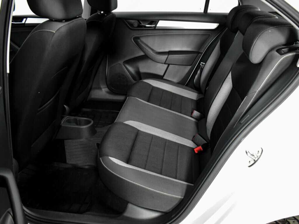Skoda Rapid с пробегом — 2018 год. Фото: #9