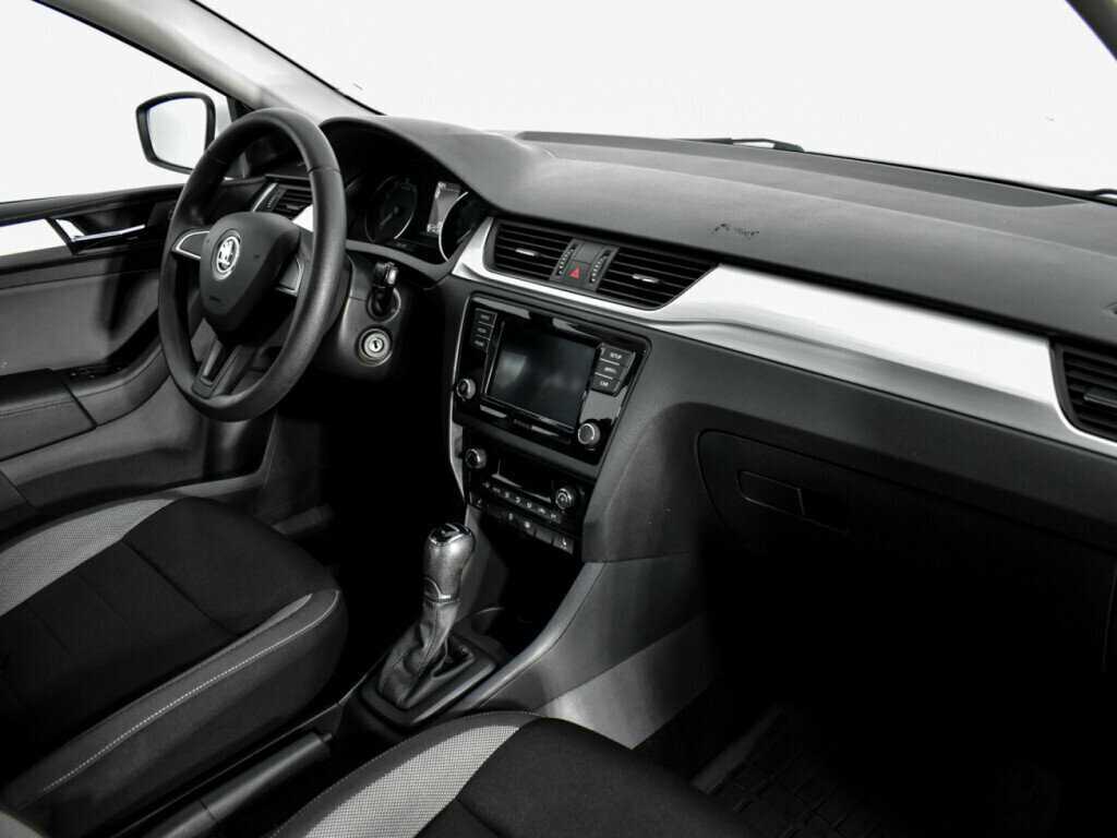 Skoda Rapid с пробегом — 2018 год. Фото: #10