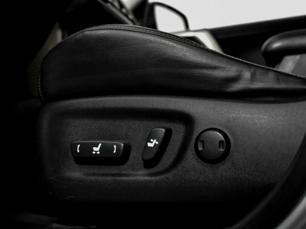 Toyota RAV4 с пробегом — 2013 год. Фото: #8