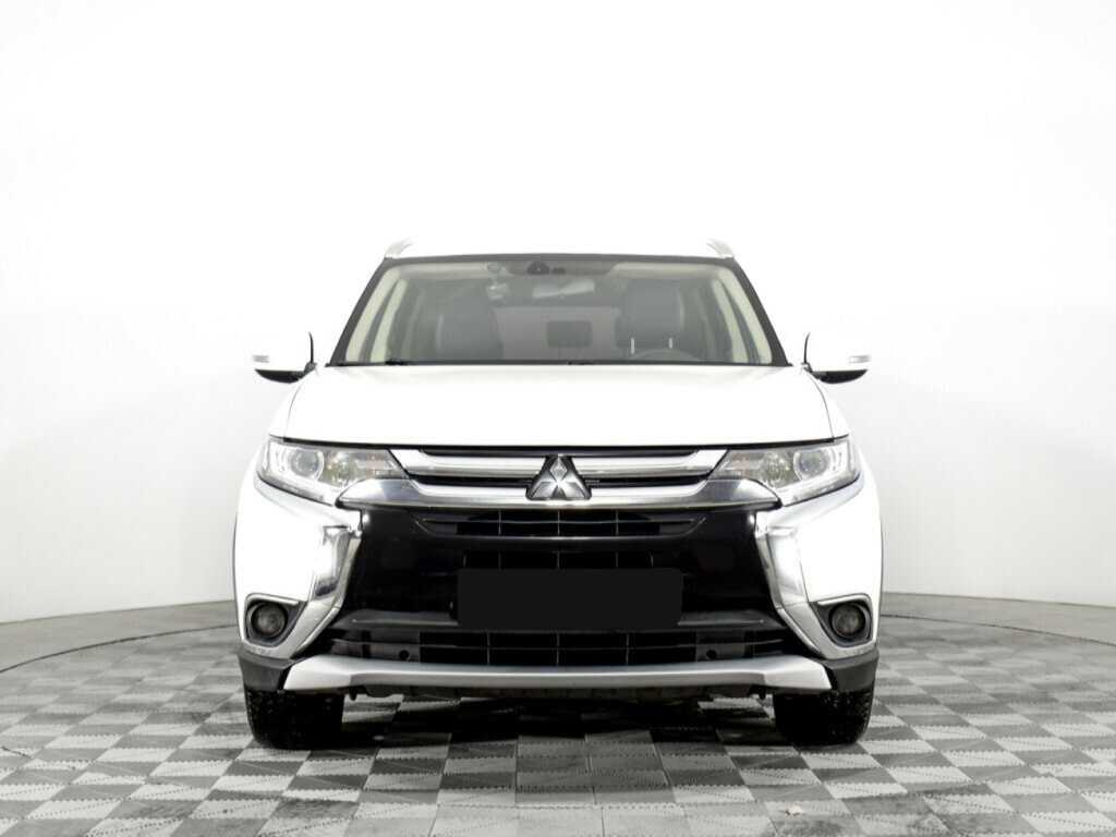 Mitsubishi Outlander с пробегом — 2017 год. Фото: #1
