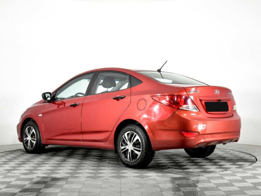 Hyundai Solaris с пробегом — 2013 год. Фото: #4