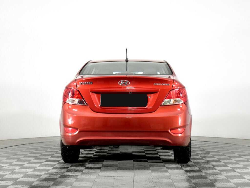 Hyundai Solaris с пробегом — 2013 год. Фото: #5