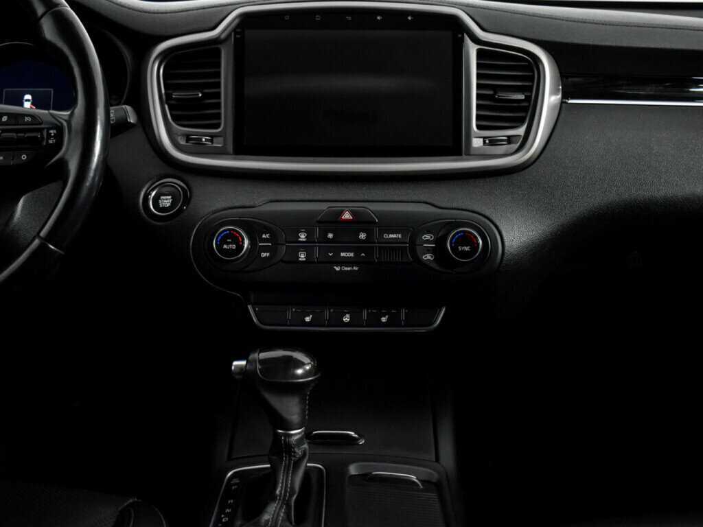 Kia Sorento с пробегом — 2017 год. Фото: #12