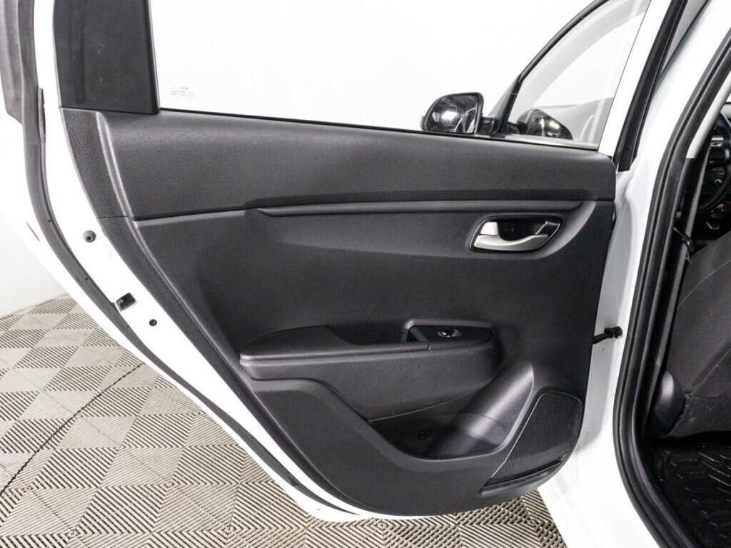 Kia Rio с пробегом — 2020 год. Фото: #24