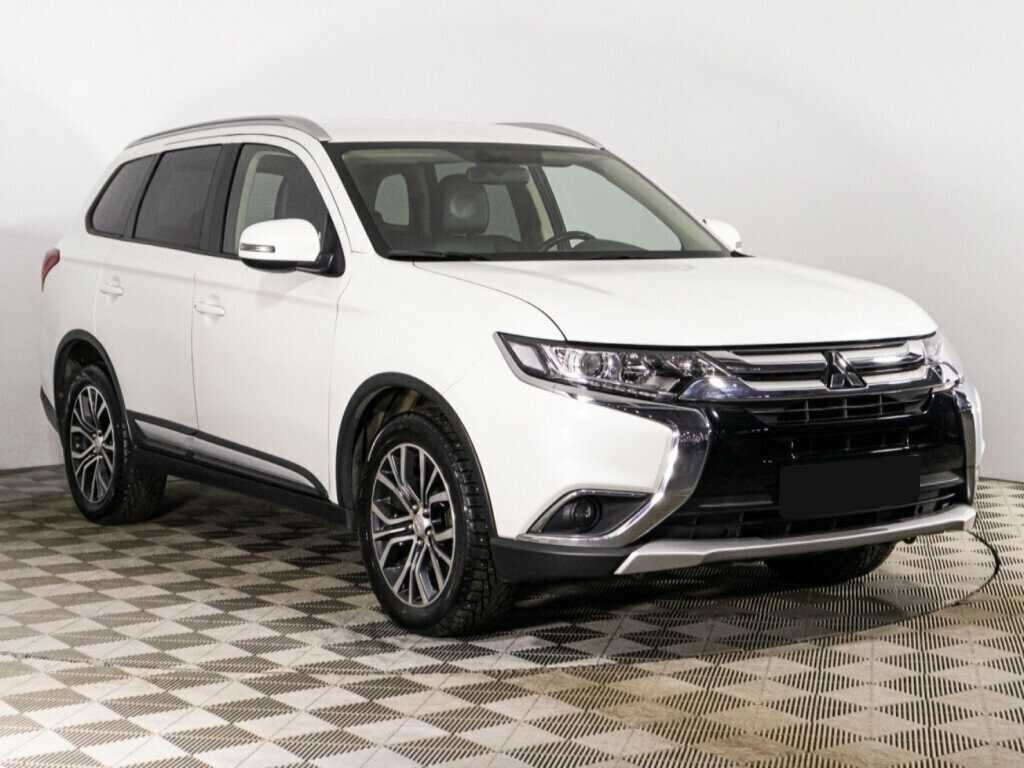 Mitsubishi Outlander с пробегом — 2018 год. Фото: #2