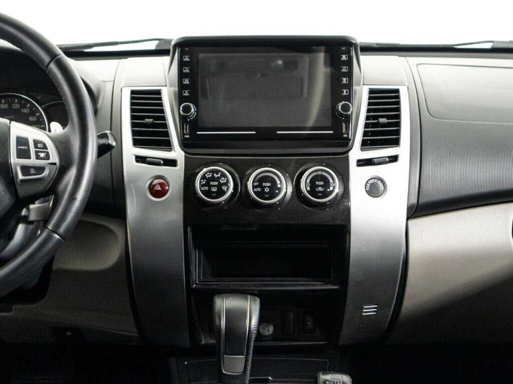 Mitsubishi Pajero Sport с пробегом — 2014 год. Фото: #13