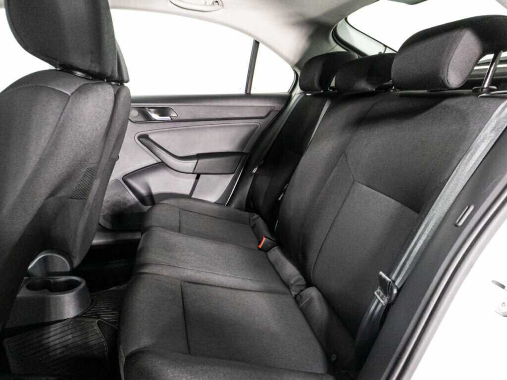 Skoda Rapid с пробегом — 2017 год. Фото: #9