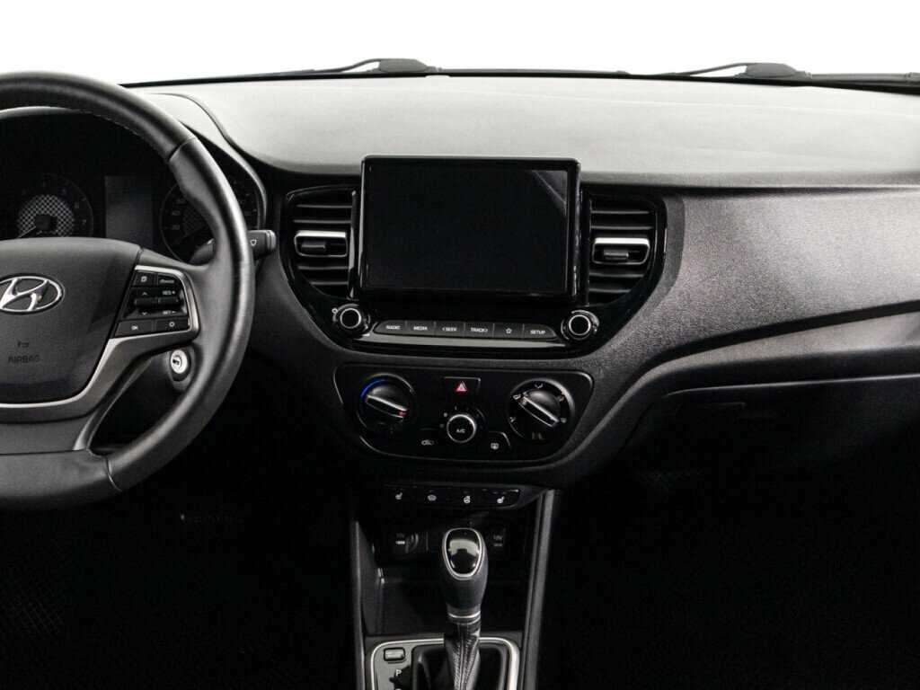 Hyundai Solaris с пробегом — 2022 год. Фото: #13