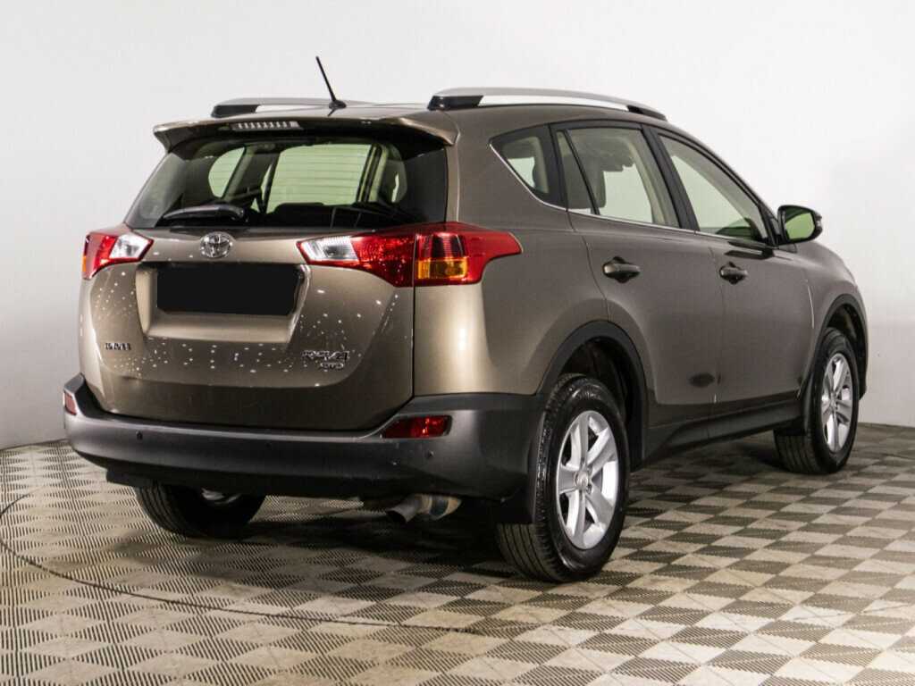 Toyota RAV4 с пробегом — 2013 год. Фото: #4