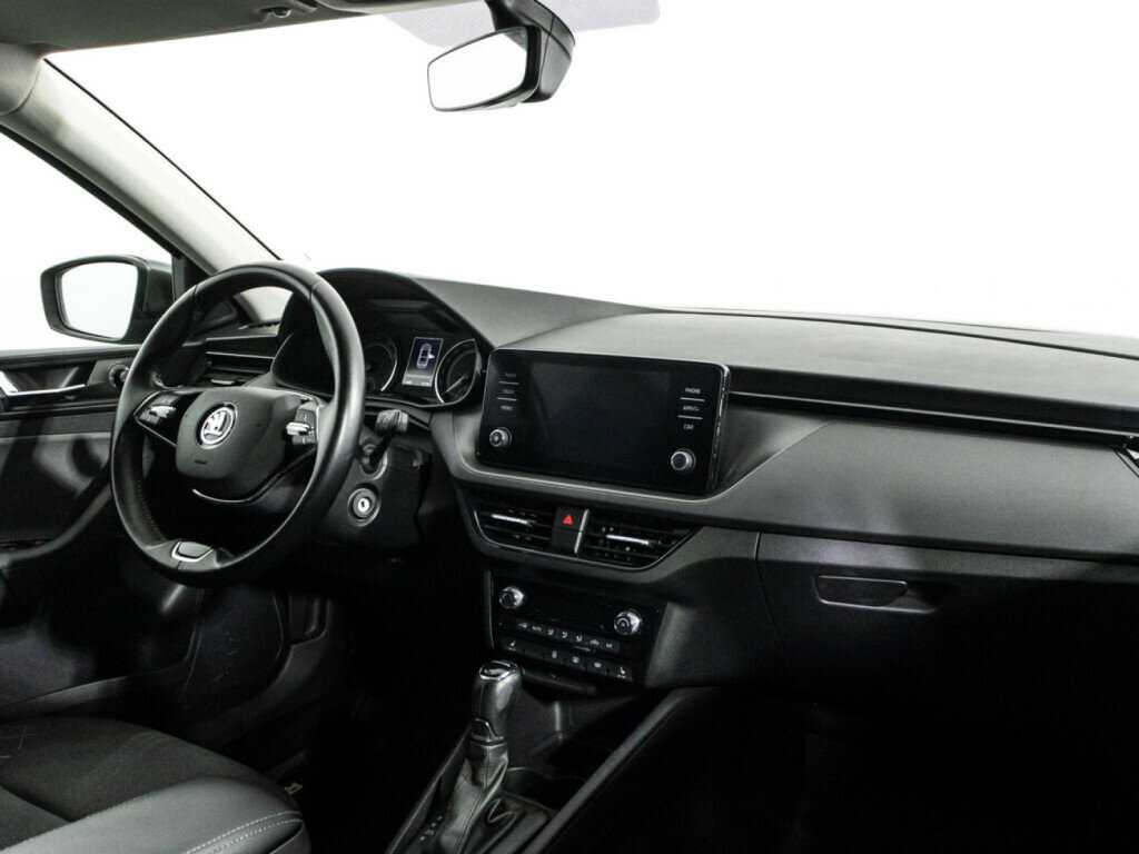 Skoda Rapid с пробегом — 2021 год. Фото: #8