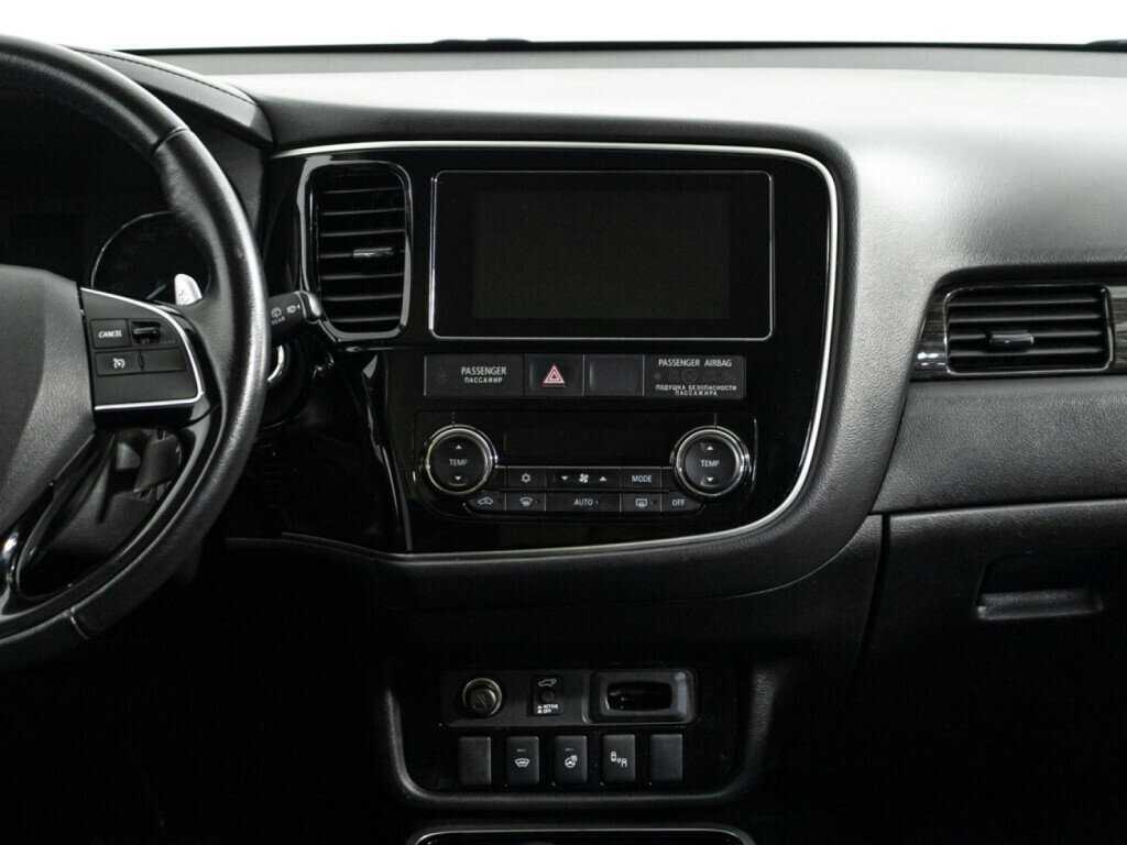 Mitsubishi Outlander с пробегом — 2018 год. Фото: #13