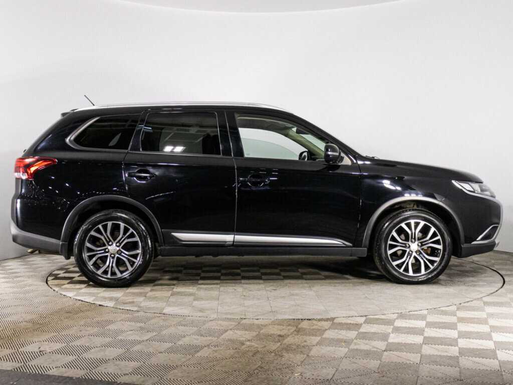 Mitsubishi Outlander с пробегом — 2016 год. Фото: #3