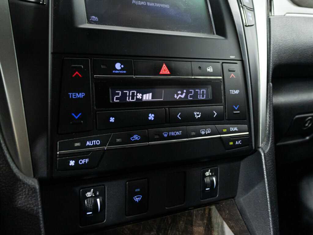 Toyota Camry с пробегом — 2016 год. Фото: #16