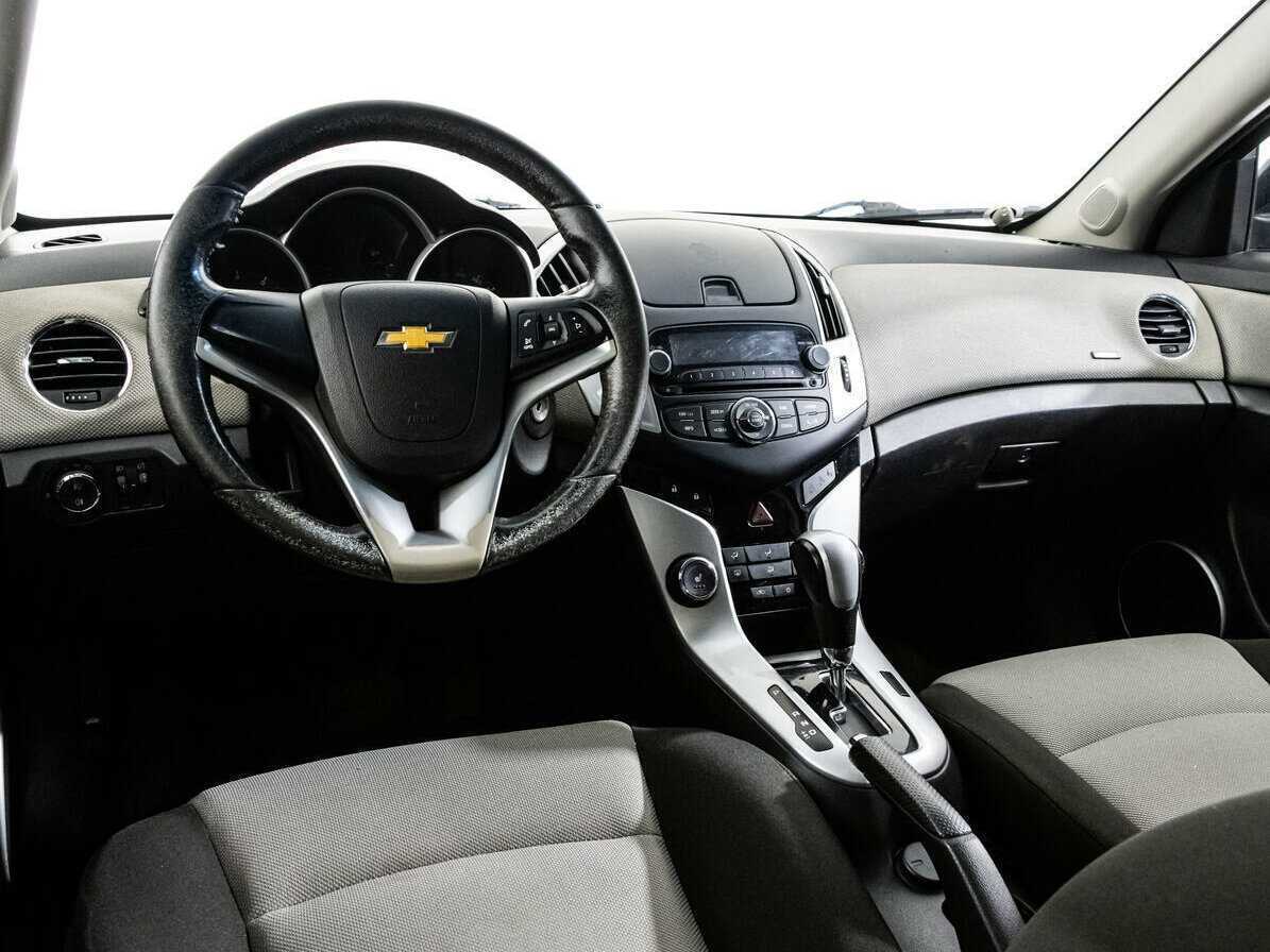 Chevrolet Cruze с пробегом — 2015 год. Фото: #8