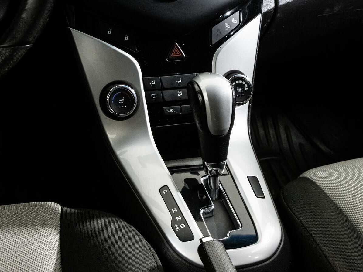 Chevrolet Cruze с пробегом — 2015 год. Фото: #9