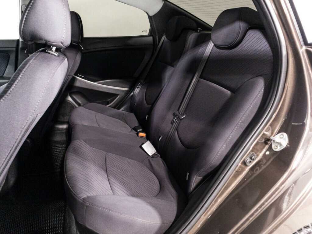 Hyundai Solaris с пробегом — 2015 год. Фото: #9