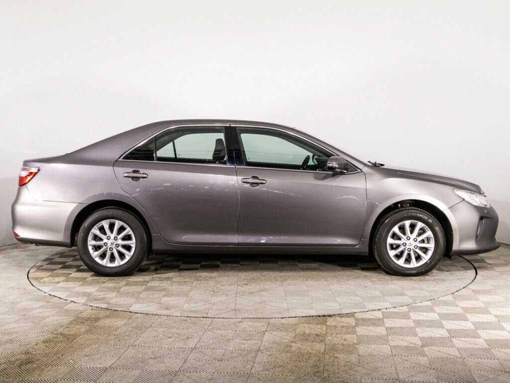 Toyota Camry с пробегом — 2015 год. Фото: #3