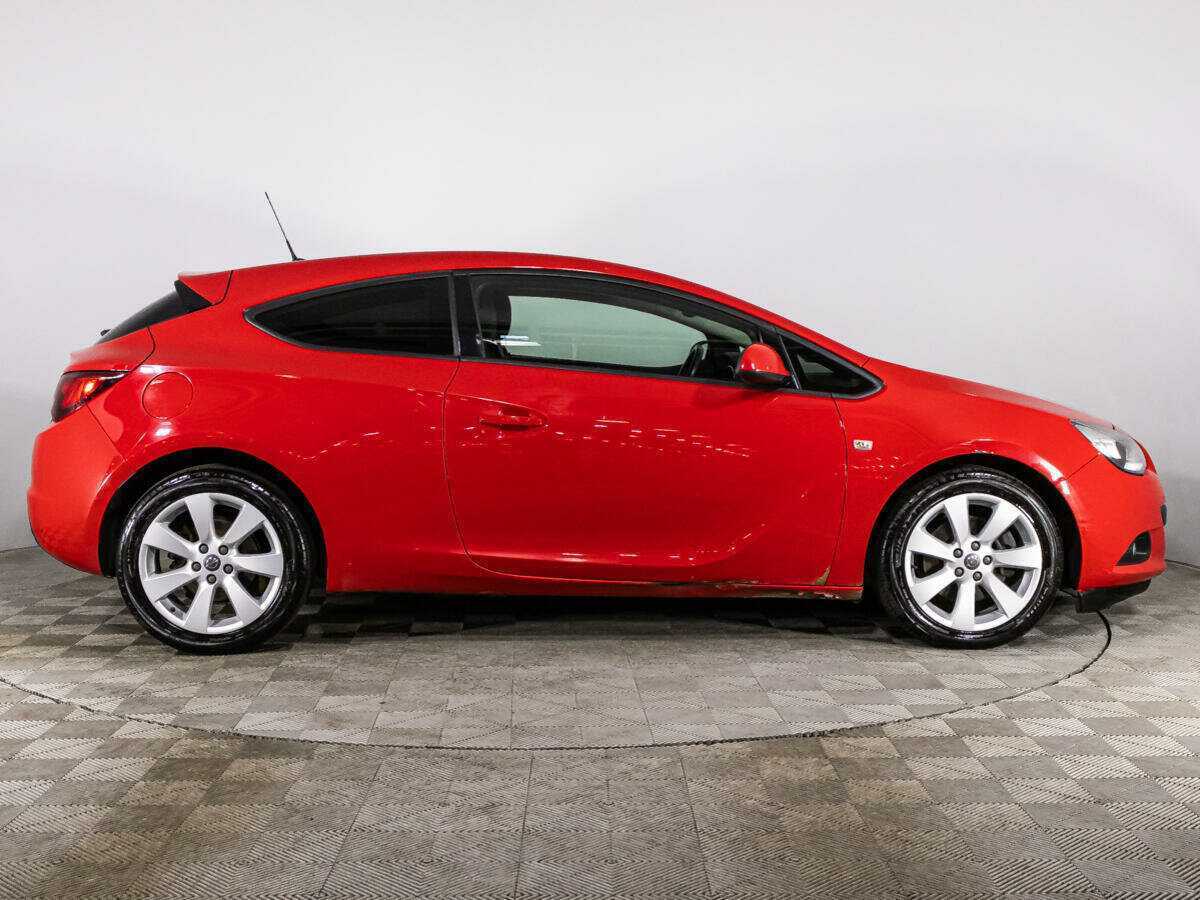 Opel Astra с пробегом — 2013 год. Фото: #3