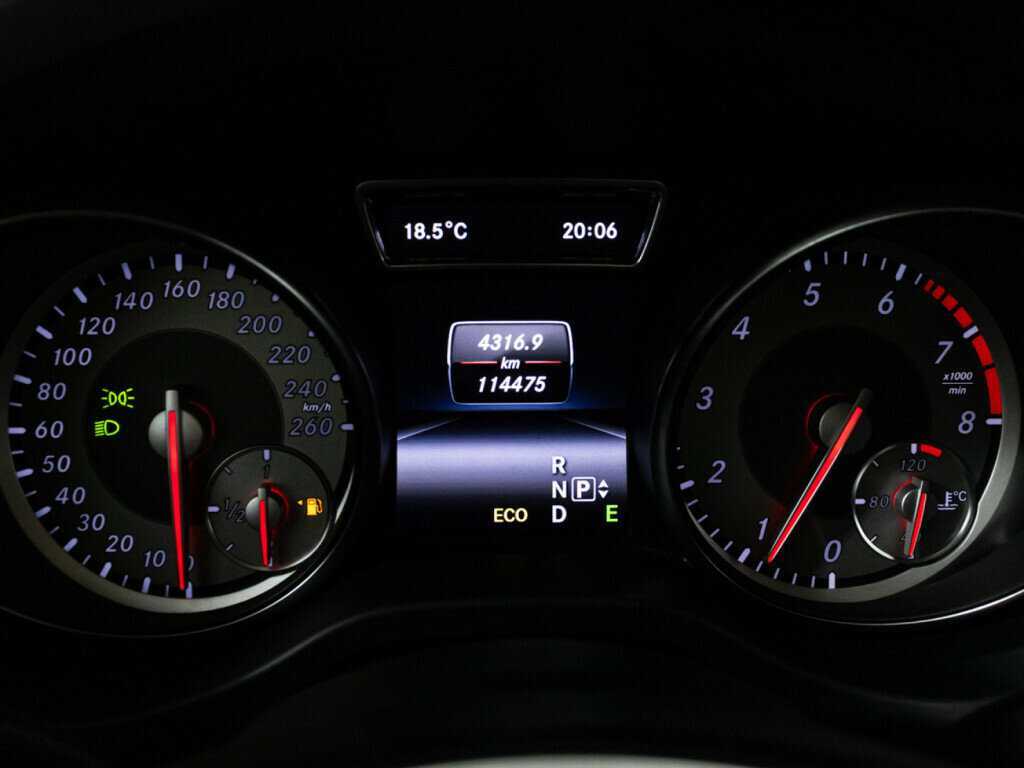 Mercedes-Benz CLA с пробегом — 2013 год. Фото: #11