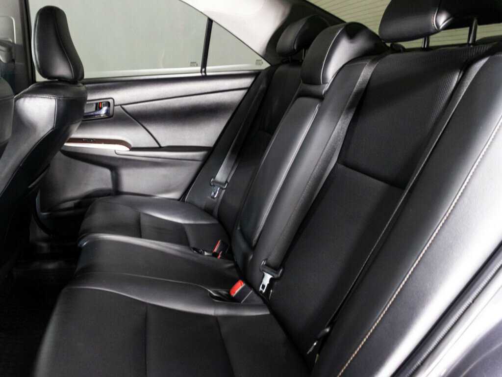 Toyota Camry с пробегом — 2012 год. Фото: #9