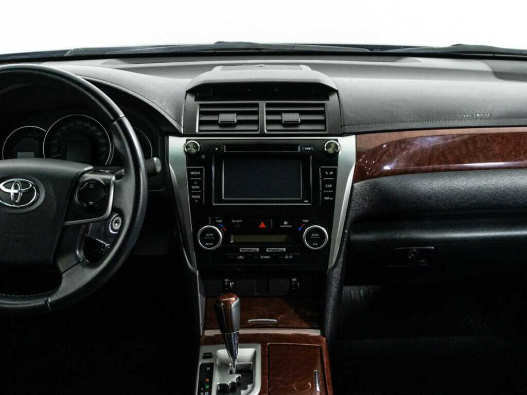 Toyota Camry с пробегом — 2012 год. Фото: #13