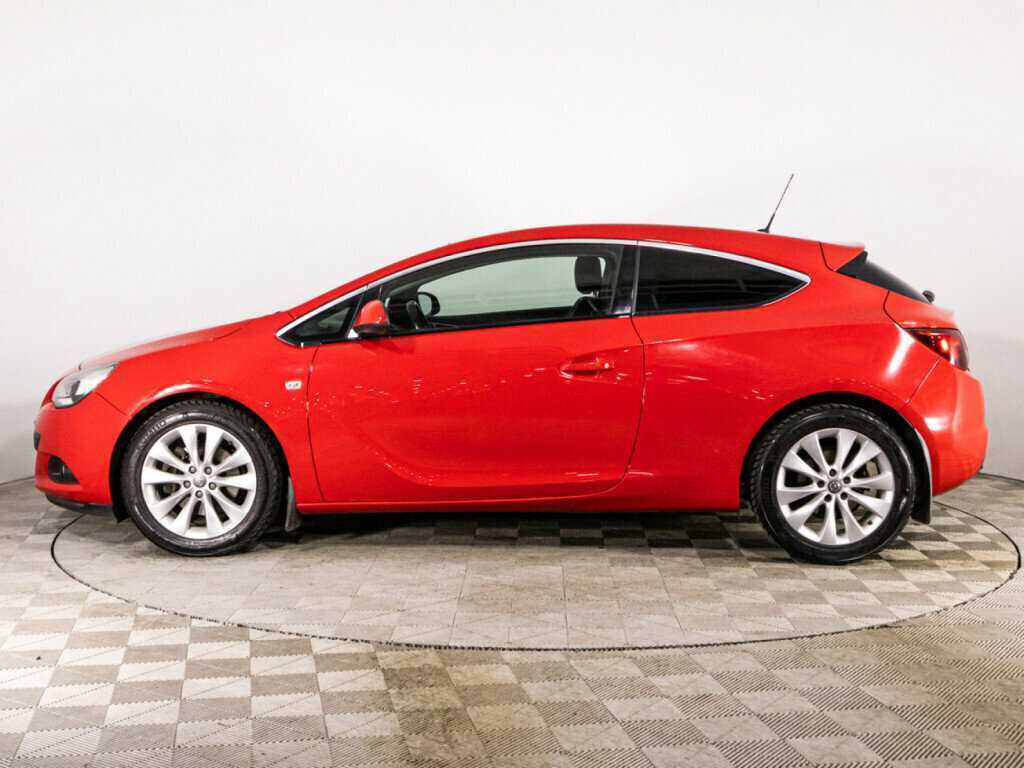 Opel Astra с пробегом — 2012 год. Фото: #7