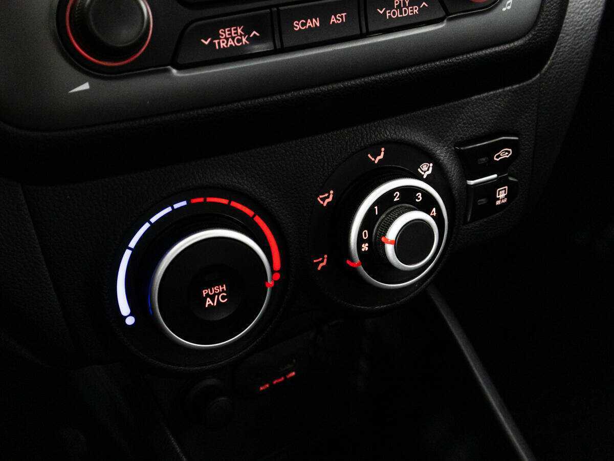 Kia Rio с пробегом — 2014 год. Фото: #14