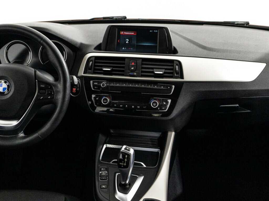 BMW 1 серии с пробегом — 2017 год. Фото: #13