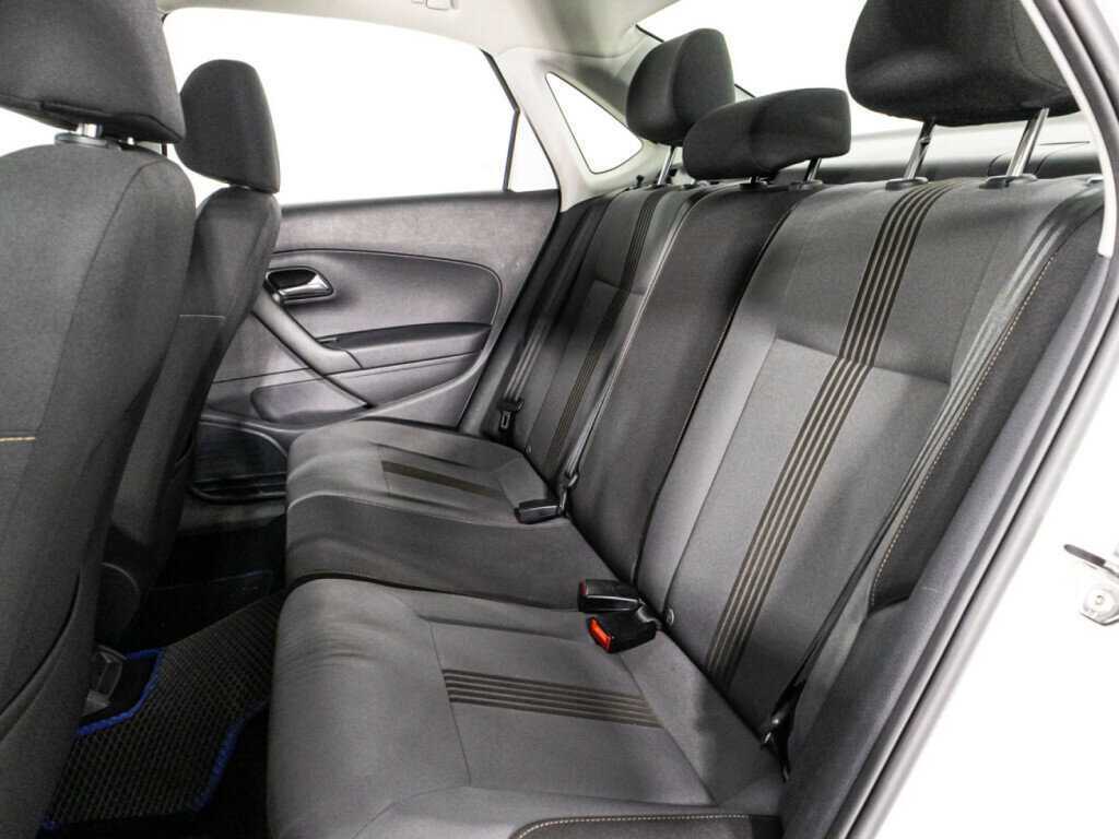 Volkswagen Polo с пробегом — 2016 год. Фото: #9