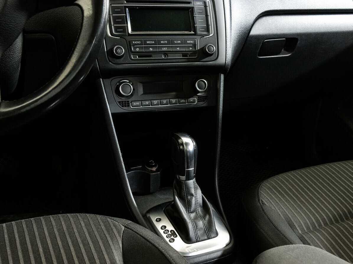 Volkswagen Polo с пробегом — 2013 год. Фото: #9