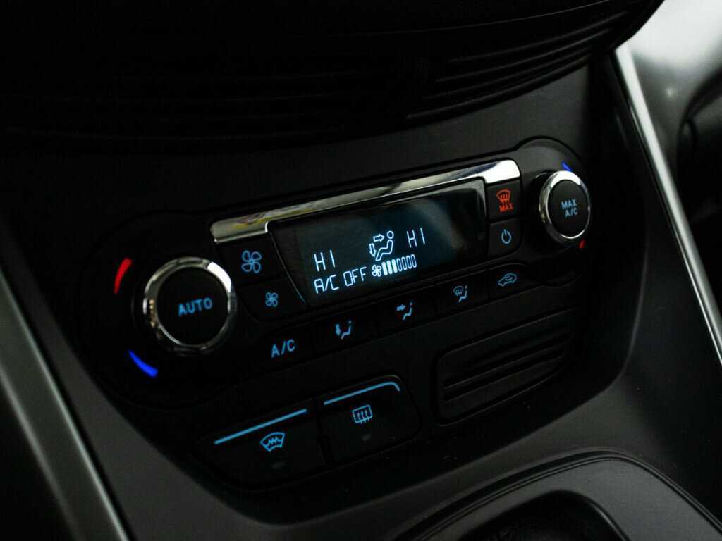 Ford Kuga с пробегом — 2014 год. Фото: #14