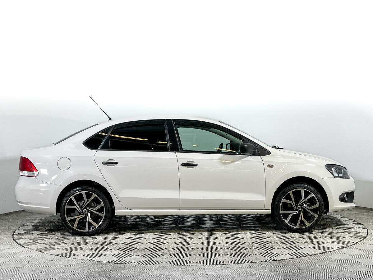 Volkswagen Polo с пробегом — 2012 год. Фото: #3