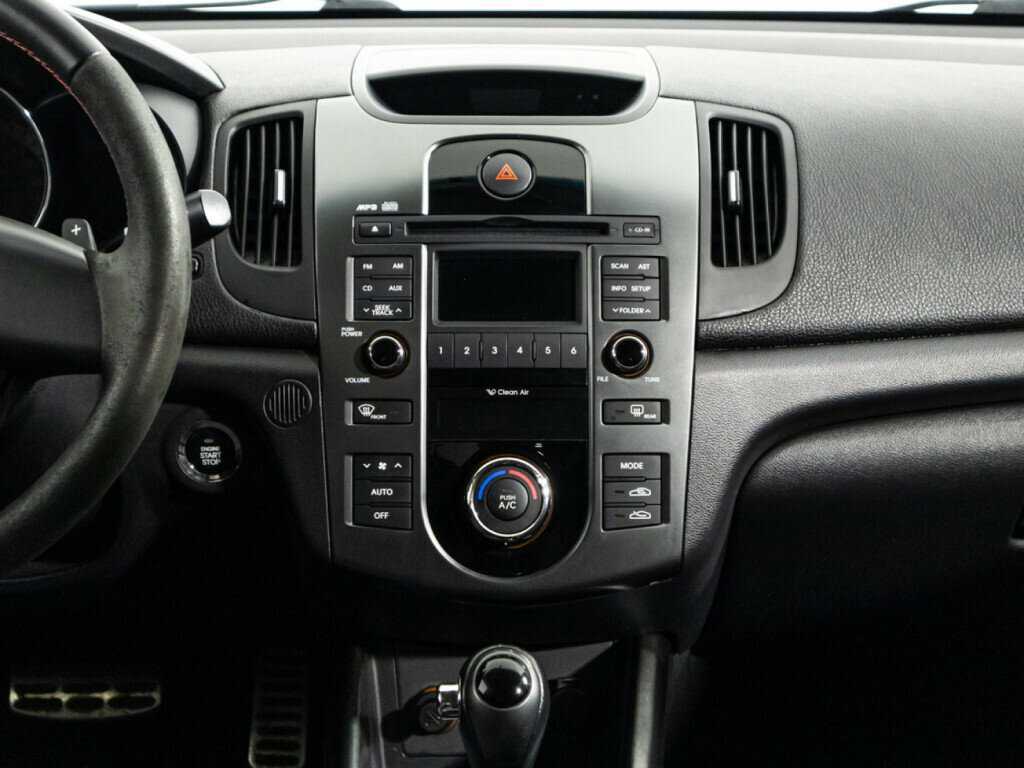 Kia Cerato с пробегом — 2012 год. Фото: #13