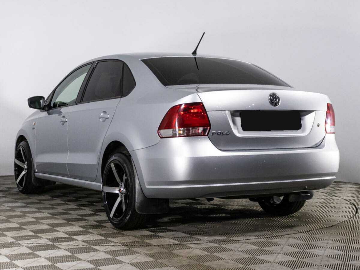 Volkswagen Polo с пробегом — 2013 год. Фото: #6