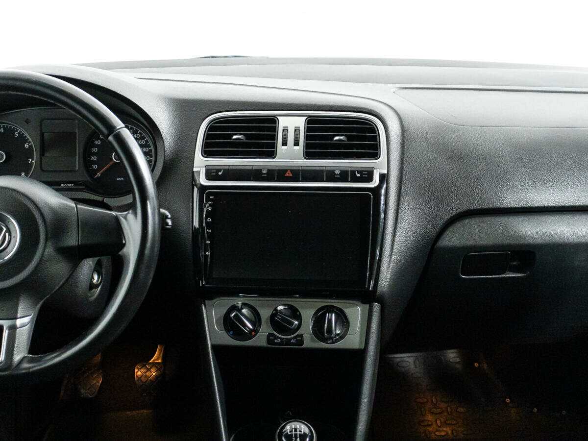 Volkswagen Polo с пробегом — 2013 год. Фото: #13