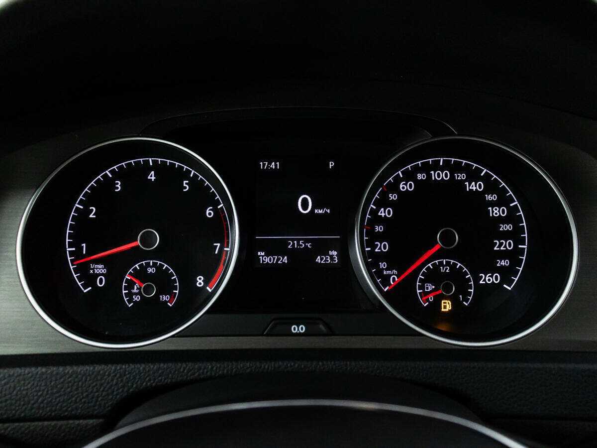 Volkswagen Golf с пробегом — 2012 год. Фото: #11