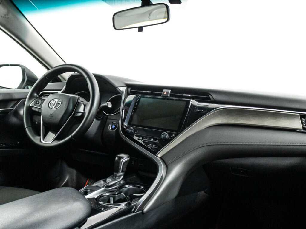 Toyota Camry с пробегом — 2018 год. Фото: #8