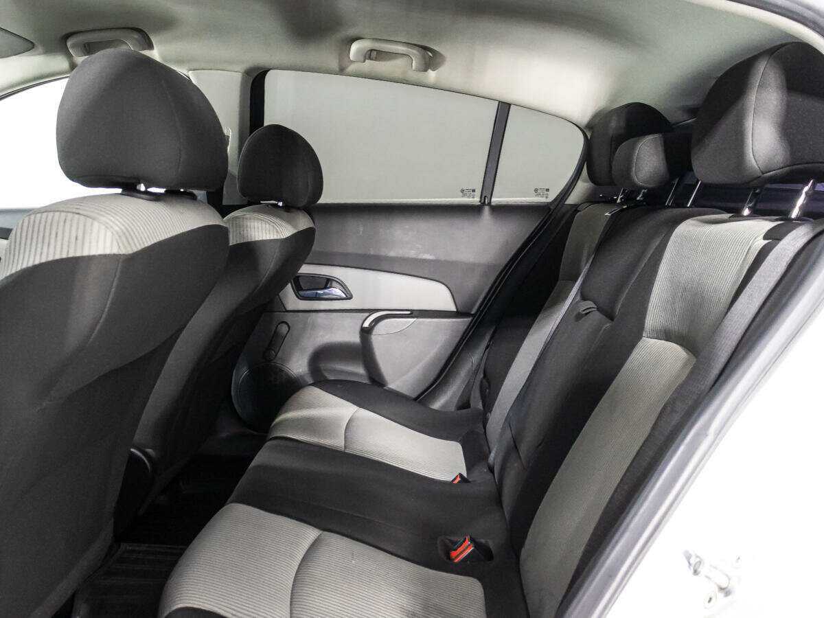 Chevrolet Cruze с пробегом — 2013 год. Фото: #9