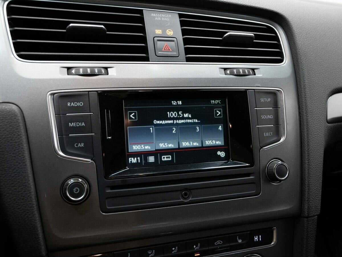 Volkswagen Golf с пробегом — 2013 год. Фото: #19