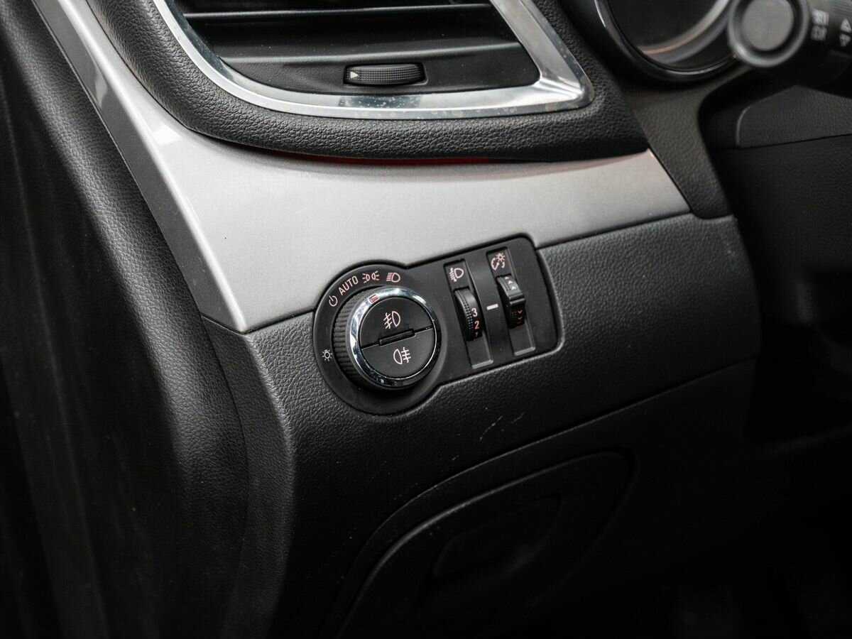 Opel Mokka с пробегом — 2012 год. Фото: #15