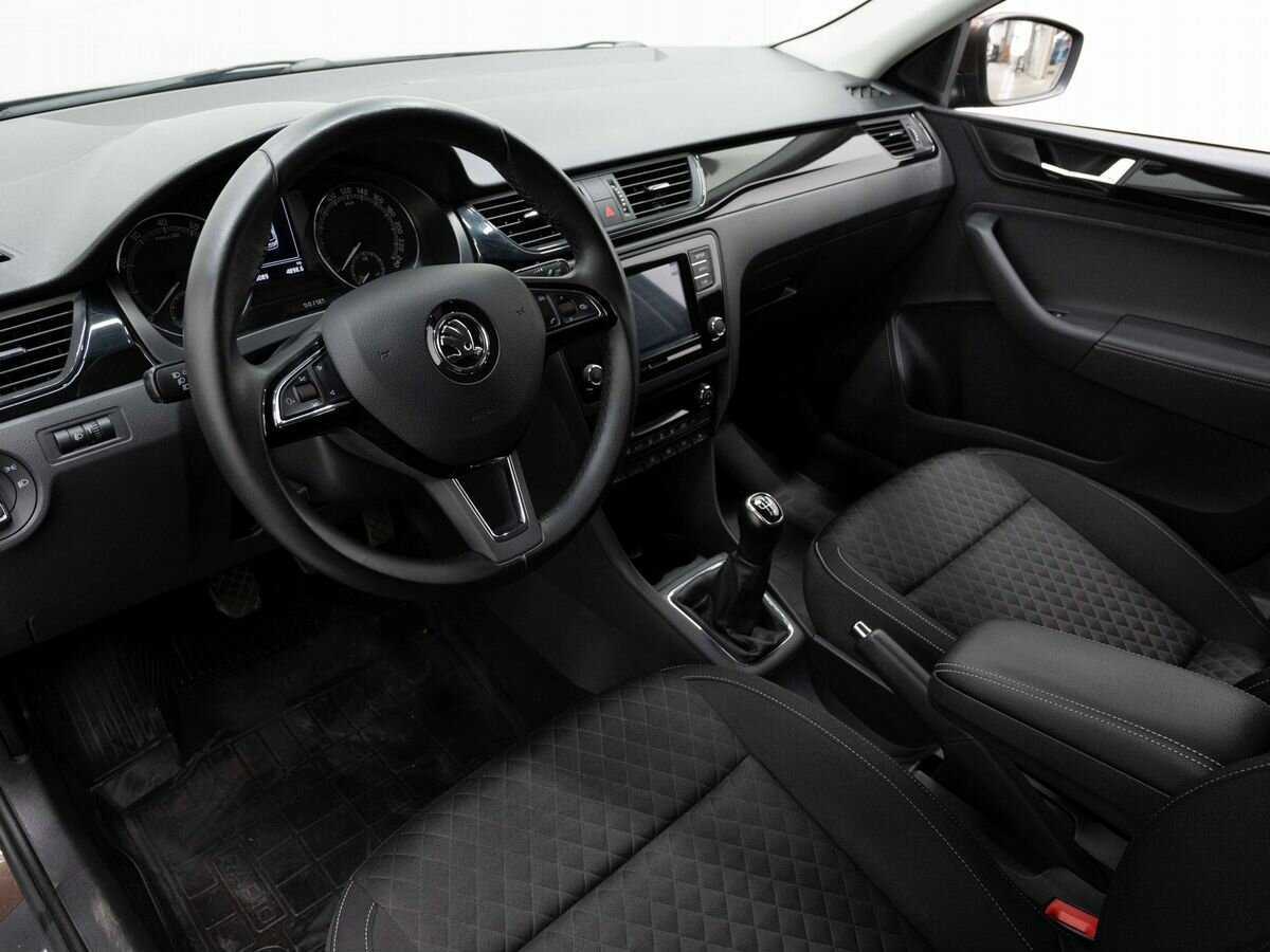 Skoda Rapid с пробегом — 2018 год. Фото: #8