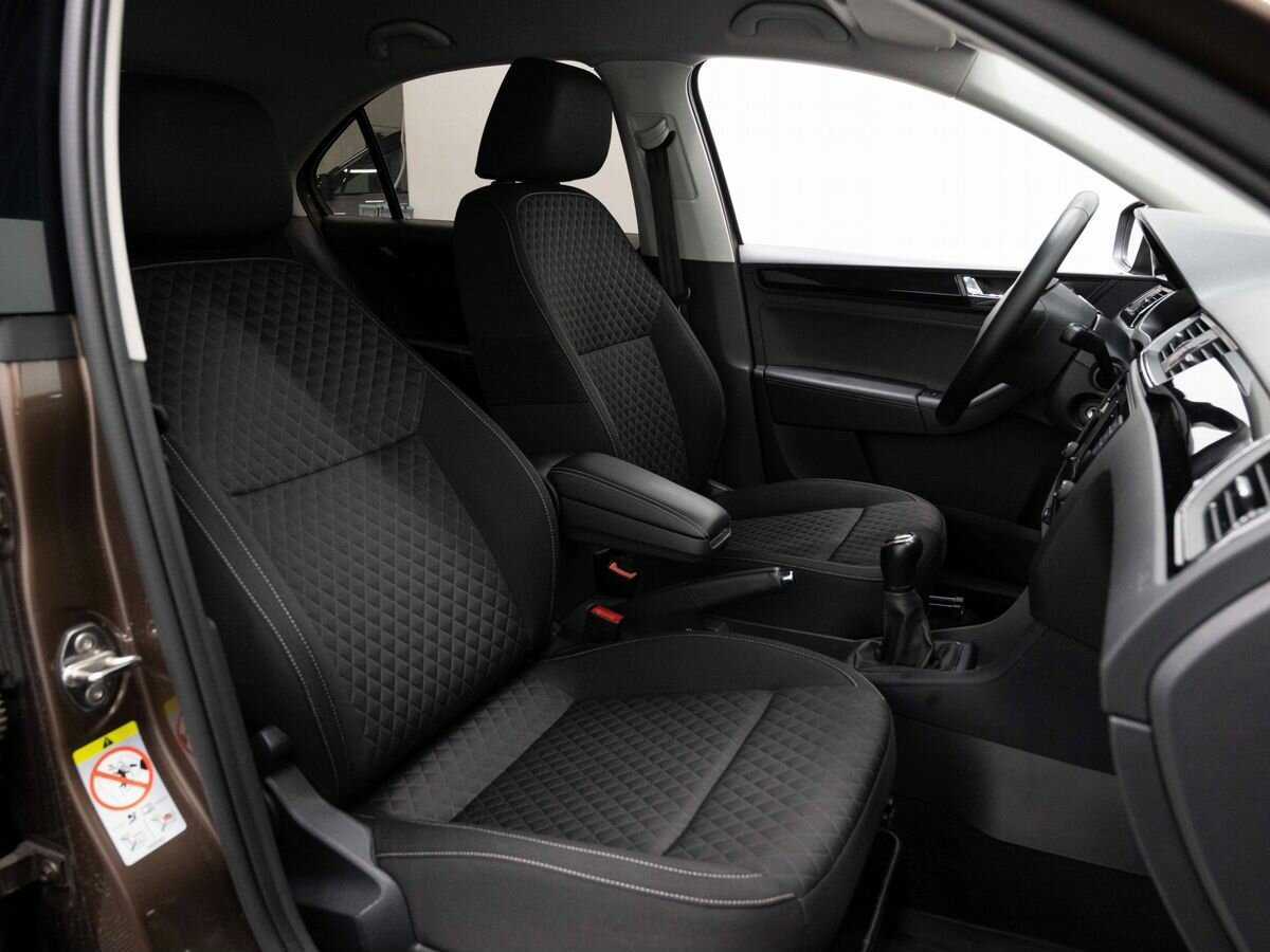 Skoda Rapid с пробегом — 2018 год. Фото: #13