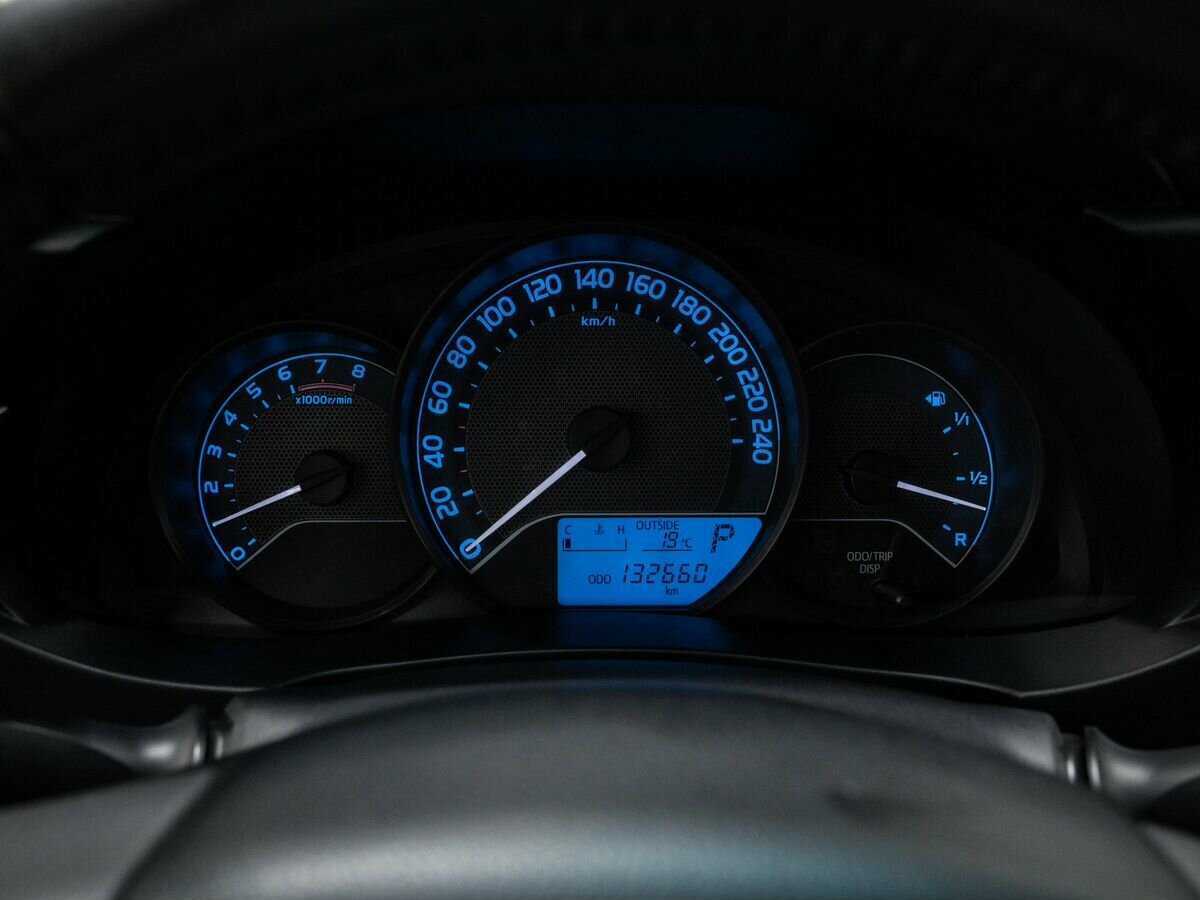 Toyota Corolla с пробегом — 2015 год. Фото: #20