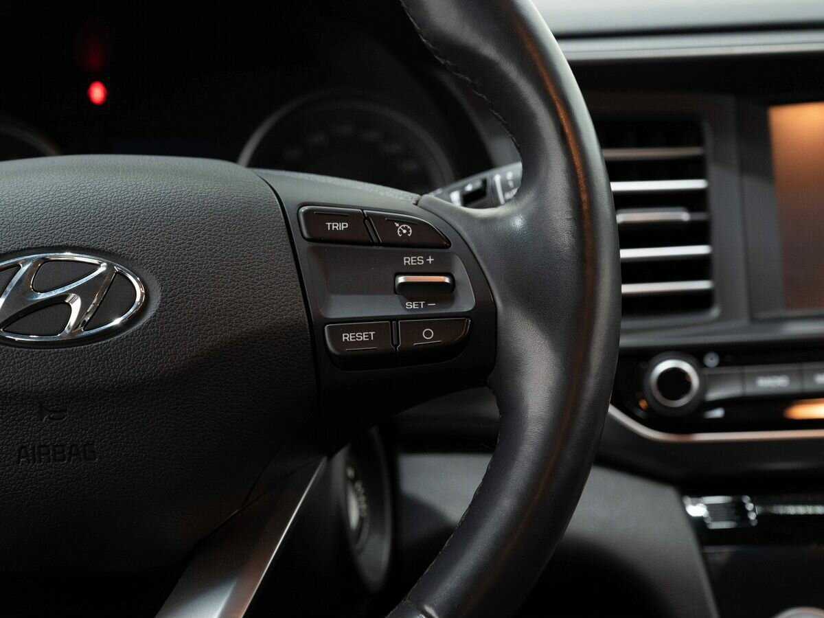 Hyundai Elantra с пробегом — 2020 год. Фото: #17