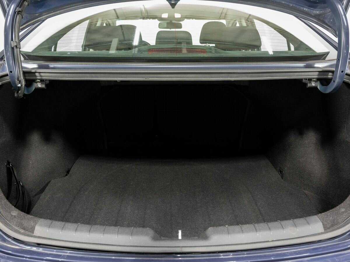 Hyundai Elantra с пробегом — 2020 год. Фото: #25